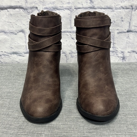 Dream Paris Stacked Mid Heel Chunky Ankle Booties - Picture 7 of 9